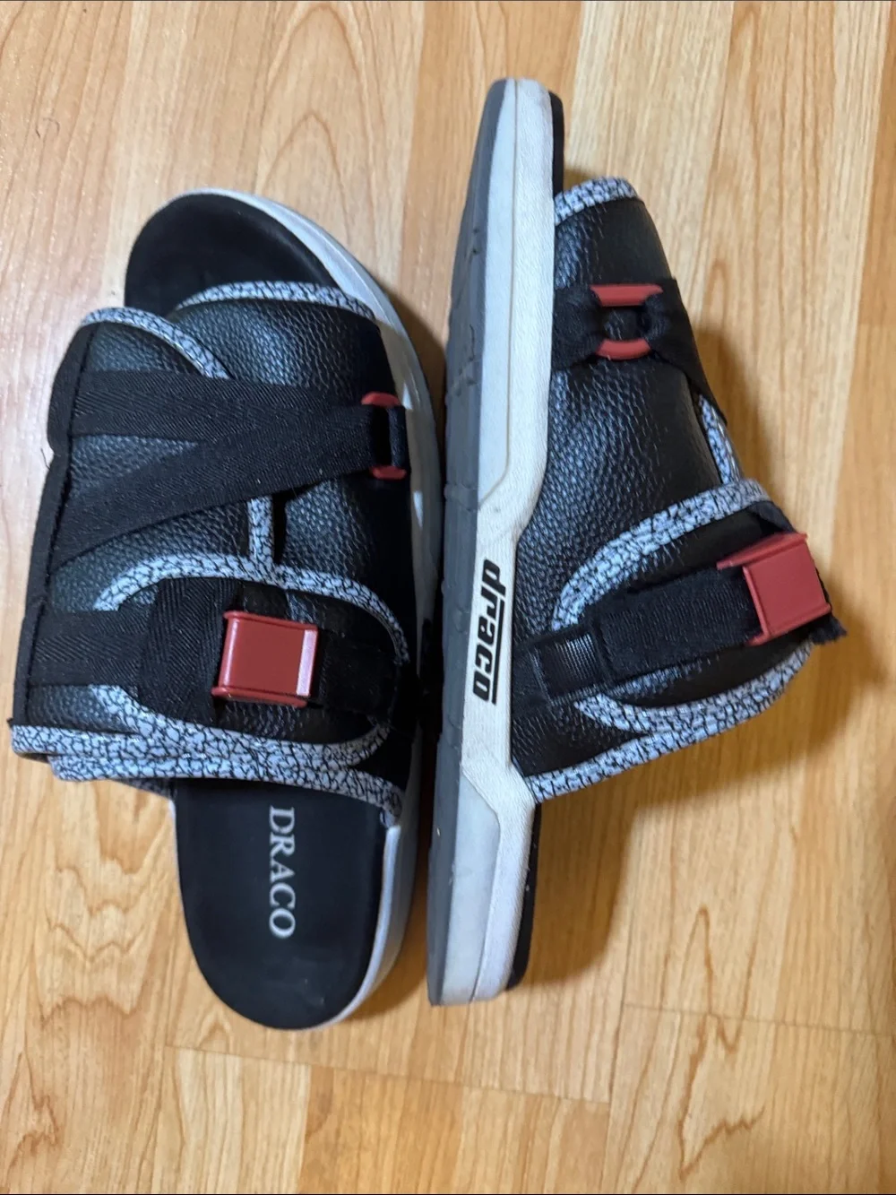 Draco men’s slide